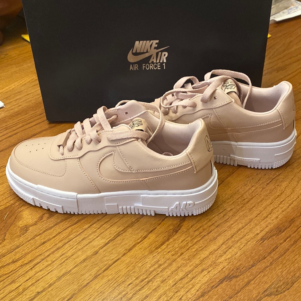 Womens Nike Air Force 1 Pixel